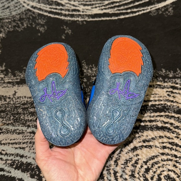 Nike toddler sneakers - Picture 2 of 4